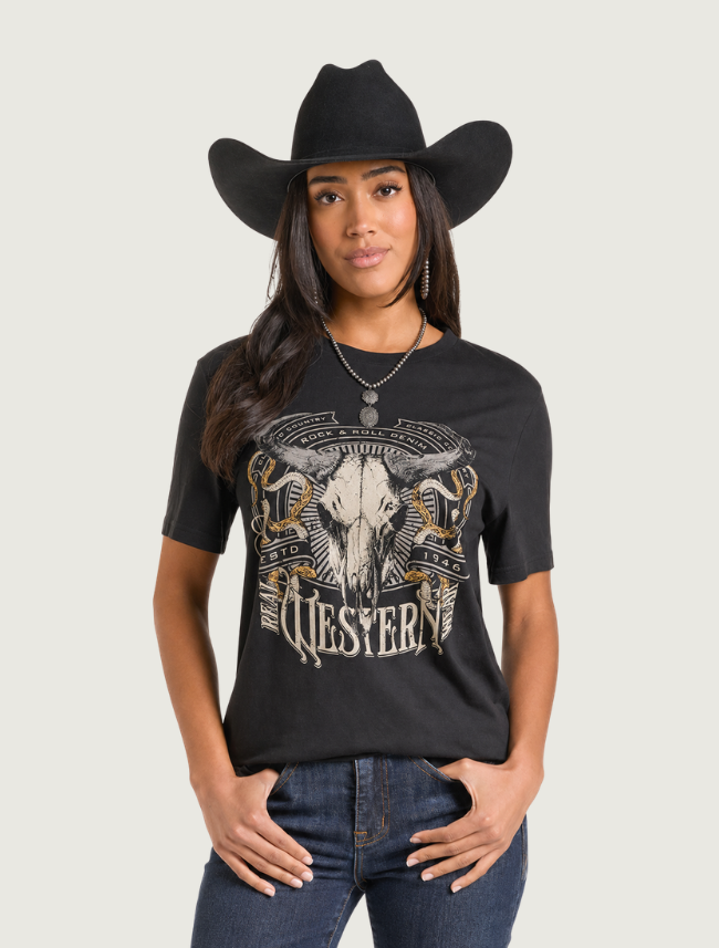 Woman in a black cowboy hat wearing the steer-skull Western graphic tee, front view