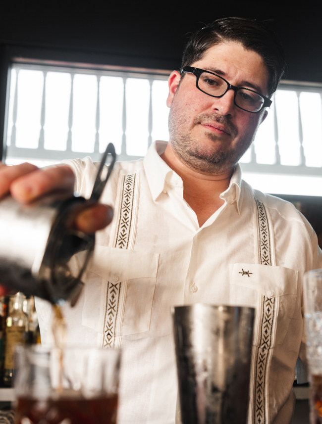 Texas Standard Tejas Guayabera in Flores