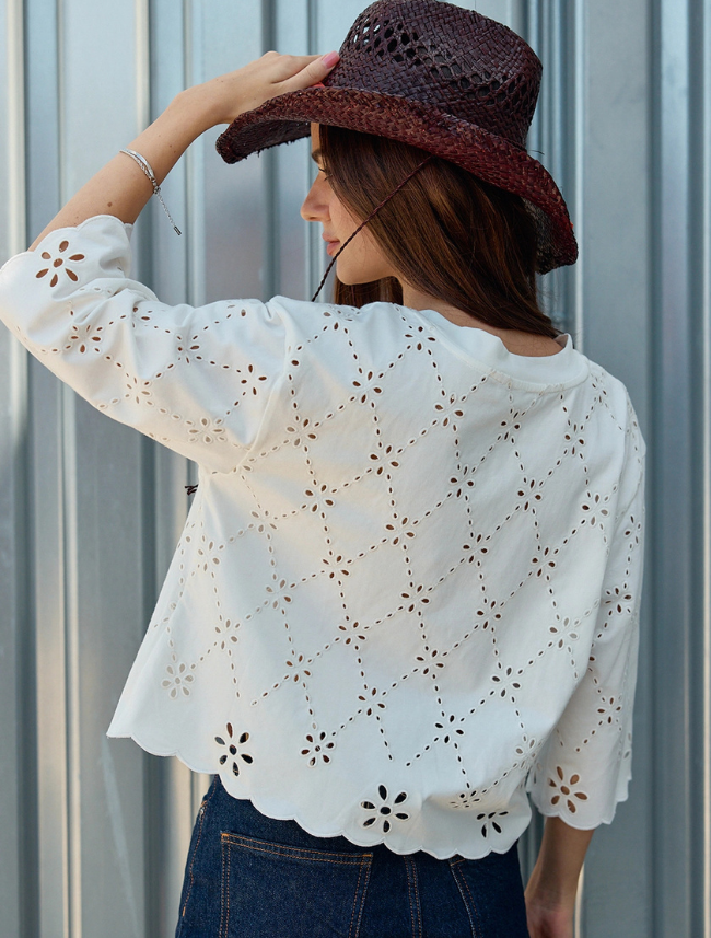 Raisonnel Eyelet Embroidered Scallop Hem Tee